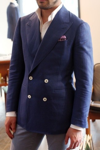 Как носить темно-синий пиджак с темно-серыми джинсами мужчине