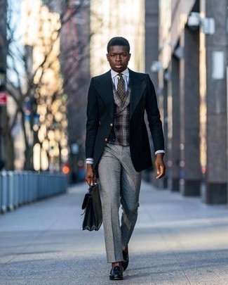 Как носить темно-синий пиджак с темно-синим жилетом