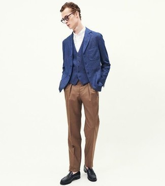 Как носить темно-синий пиджак с темно-синим жилетом