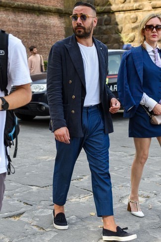 Какие слипоны носить с темно-синим пиджаком мужчине