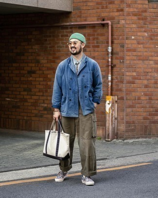 Какие слипоны носить с темно-синим пиджаком мужчине