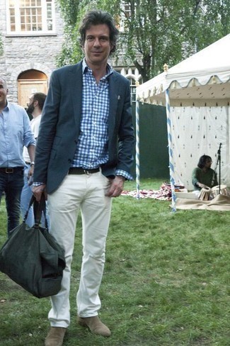 Как носить темно-синий пиджак с белыми джинсами мужчине