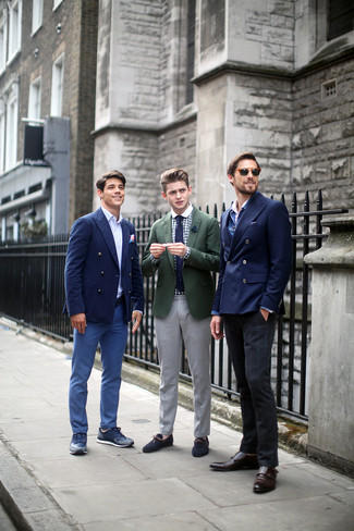 Какие пиджаки носить с темно-синими топсайдерами