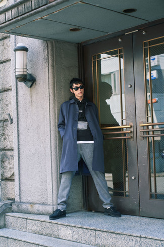 Какие спортивные штаны носить с темно-синими топсайдерами