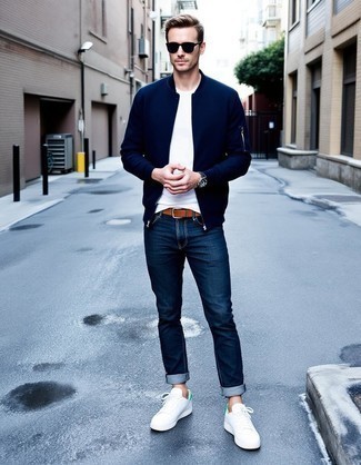 С чем носить темно-синий бомбер мужчине