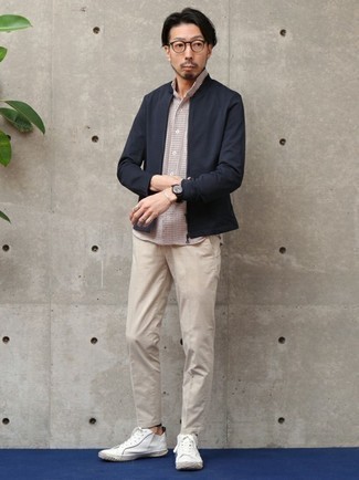 С чем носить темно-синий бомбер мужчине