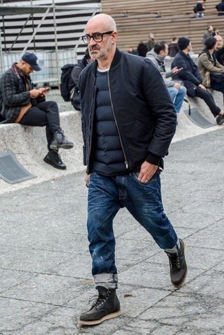 С чем носить темно-синий бомбер мужчине