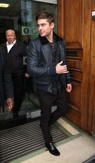 Какие оксфорды носить с темно-синим бомбером