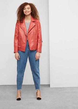 Какие косухи носить с темно-синими джинсами-бойфрендами