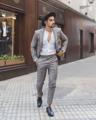 С чем носить темно-синие броги