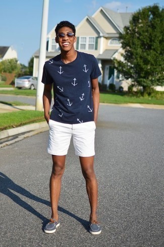 С чем носить темно-синие топсайдеры из плотной ткани