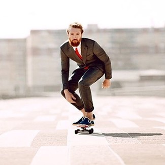 С чем носить темно-синие эспадрильи из плотной ткани мужчине