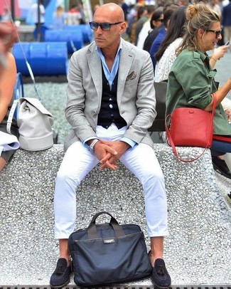 Как носить темно-синий кардиган с серым пиджаком мужчине