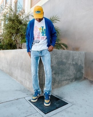 Какие низкие кеды носить с темно-синим кардиганом мужчине