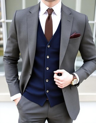 Какие костюмы носить с темно-синим кардиганом