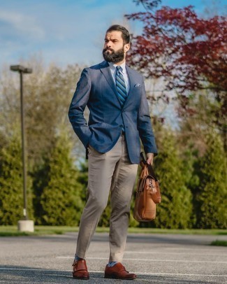 Как носить темно-синий пиджак в клетку с темно-коричневыми кожаными монками