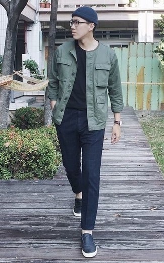 С чем носить темно-синие брюки чинос в клетку