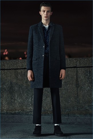 С чем носить темно-синюю рубашку в клетку мужчине