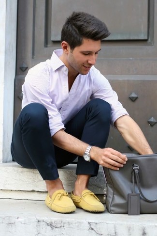 Какие мокасины носить с темно-синими брюками чинос