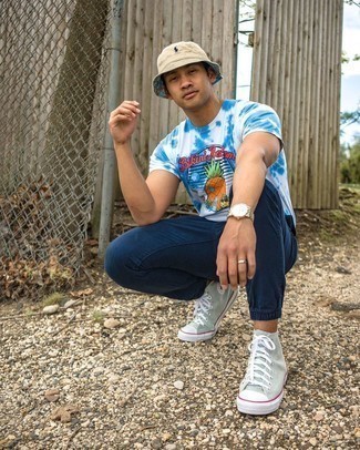 Какие высокие кеды носить с темно-синими брюками чинос