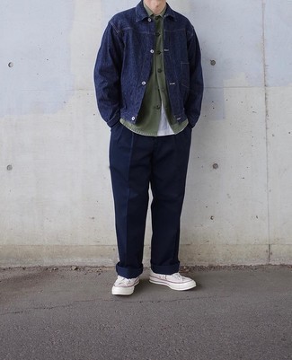 С чем носить темно-синие брюки чинос