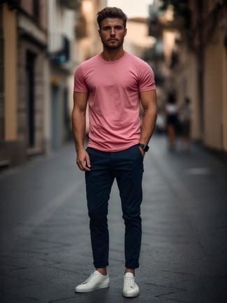 С чем носить темно-синие брюки чинос