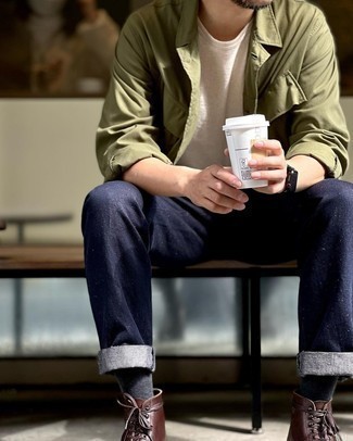 С чем носить темно-синие брюки чинос