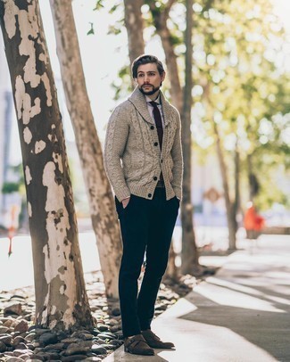 Какие монки носить с темно-синими брюками чинос