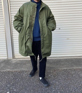 Какие слипоны носить с темно-синими брюками чинос