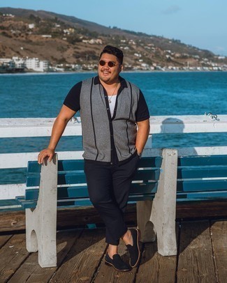 Какие майки носить с темно-синими брюками чинос