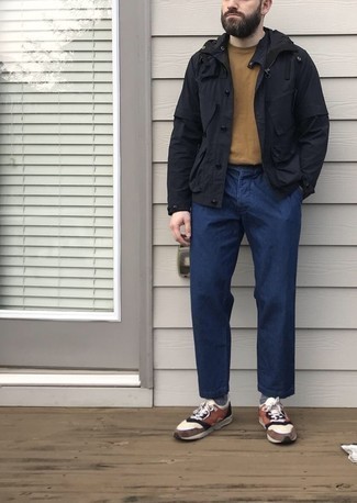 Какие ветровки носить с темно-синими брюками чинос