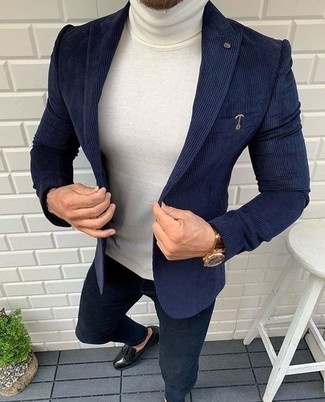 С чем носить темно-синюю вельветовую куртку мужчине