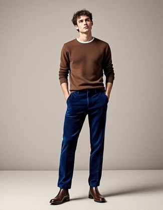 С чем носить темно-синие вельветовые брюки мужчине