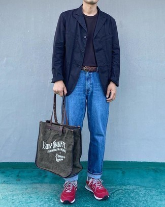 Как носить темно-синий хлопковый пиджак с синими джинсами мужчине