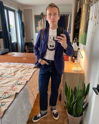 С чем носить темно-синий хлопковый пиджак мужчине