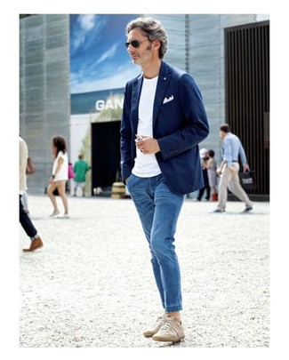 С чем носить темно-синий хлопковый пиджак мужчине