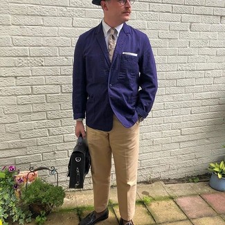 С чем носить темно-синий хлопковый пиджак мужчине