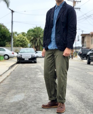 С чем носить темно-синий хлопковый пиджак мужчине