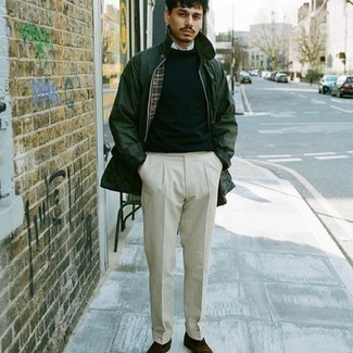 Какие полевые куртки носить с темно-синим свитером с круглым вырезом