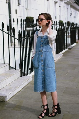 С чем носить темно-синее джинсовое платье