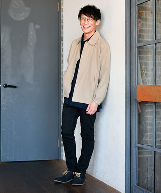 Какие джинсы носить с темно-синими туфлями дерби