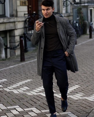 Какие длинные пальто носить с темно-синими туфлями дерби