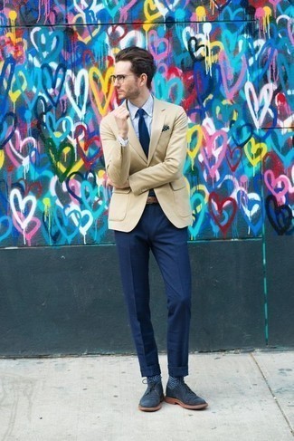 Какие пиджаки носить с темно-синими ботинками дезертами