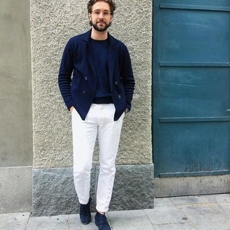Какие брюки чинос носить с темно-синими ботинками дезертами