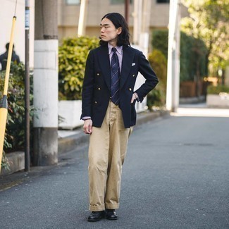 С чем носить темно-синий двубортный пиджак мужчине