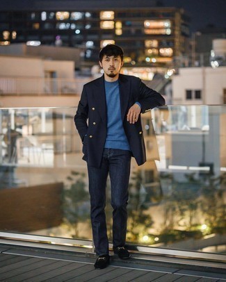 Какие лоферы носить с темно-синим двубортным пиджаком мужчине