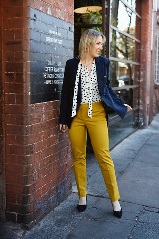 Какие туфли носить с темно-синим двубортным пиджаком