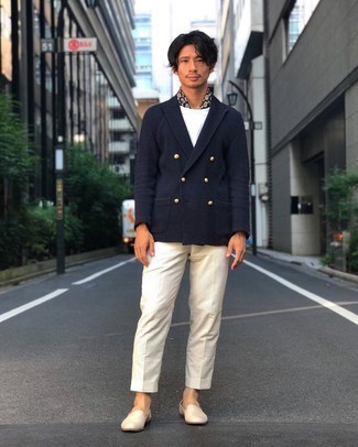 С чем носить темно-синий двубортный кардиган мужчине