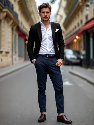 С чем носить темно-синие классические брюки мужчине