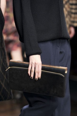 С чем носить темно-синие классические брюки женщине